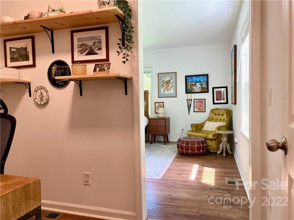1240 Skyview Road Charlotte, NC 28208 - Photo 16 of 30 a view of living room