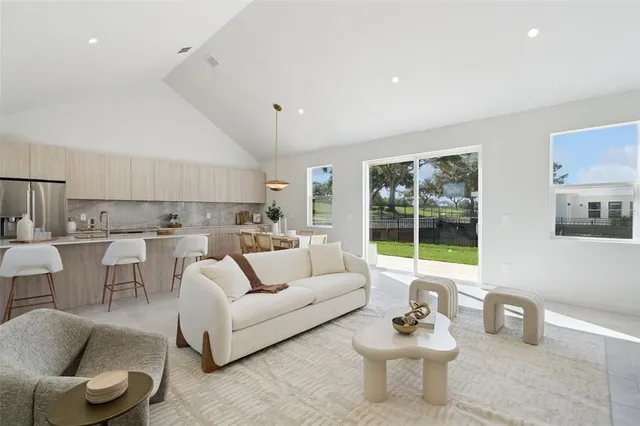 $399,900 | 430 Skyfield Court, Weirsdale, FL 32195