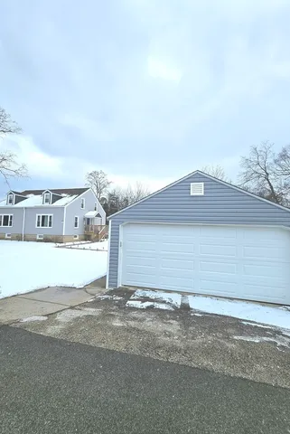 $2,600 | 16637 West Brockman Avenue, Lincolnshire, IL 60069