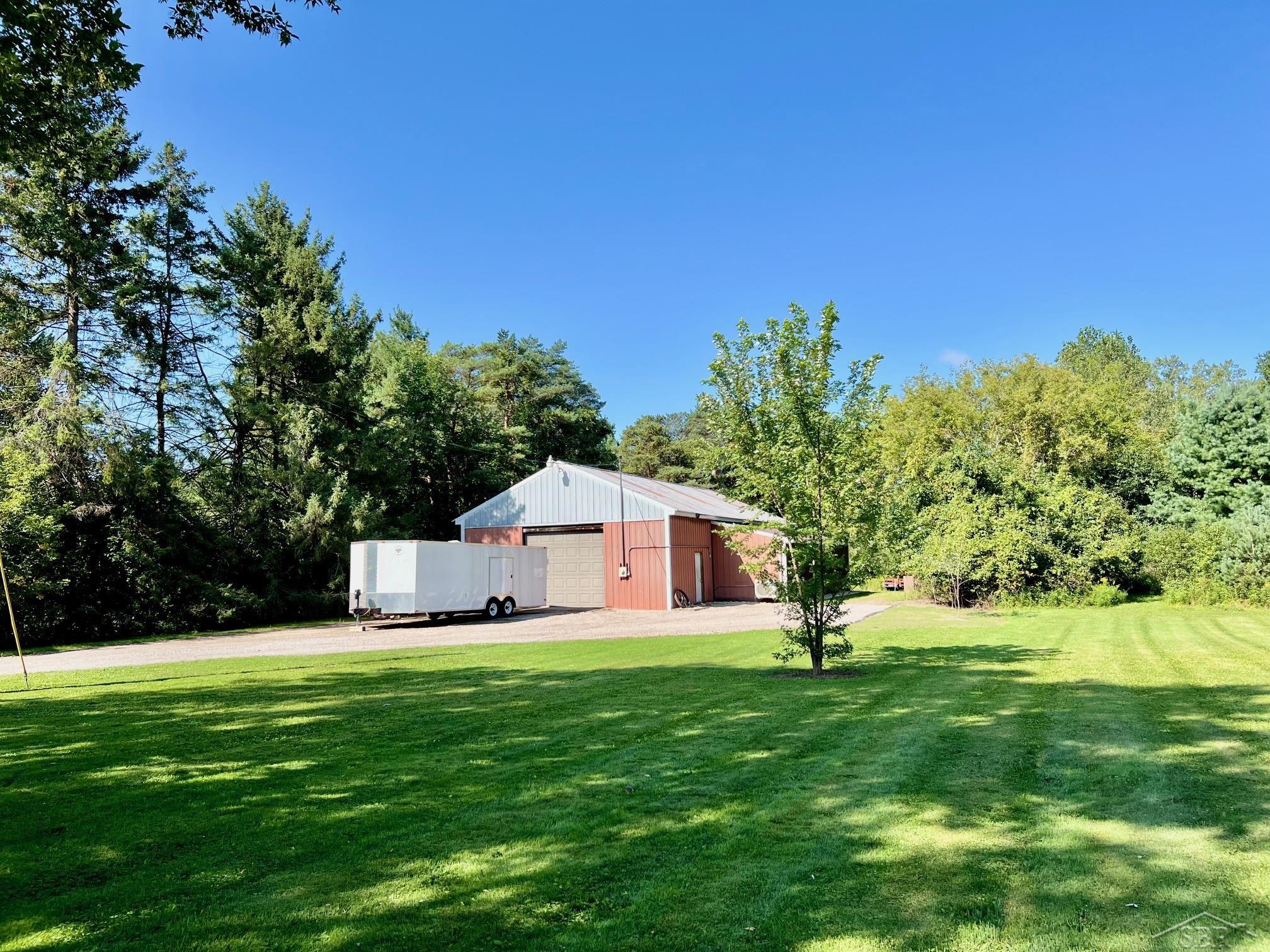 3675 Hackett Road Saginaw, MI 48603 - Photo 19 of 31 50167217-96BD85E4-15EB-4099-8E08-A65CFEEF1DDD.JPG