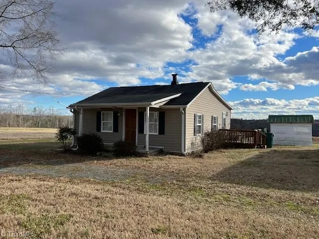 $950 | 1706 Iron Works Road, Reidsville, NC 27320