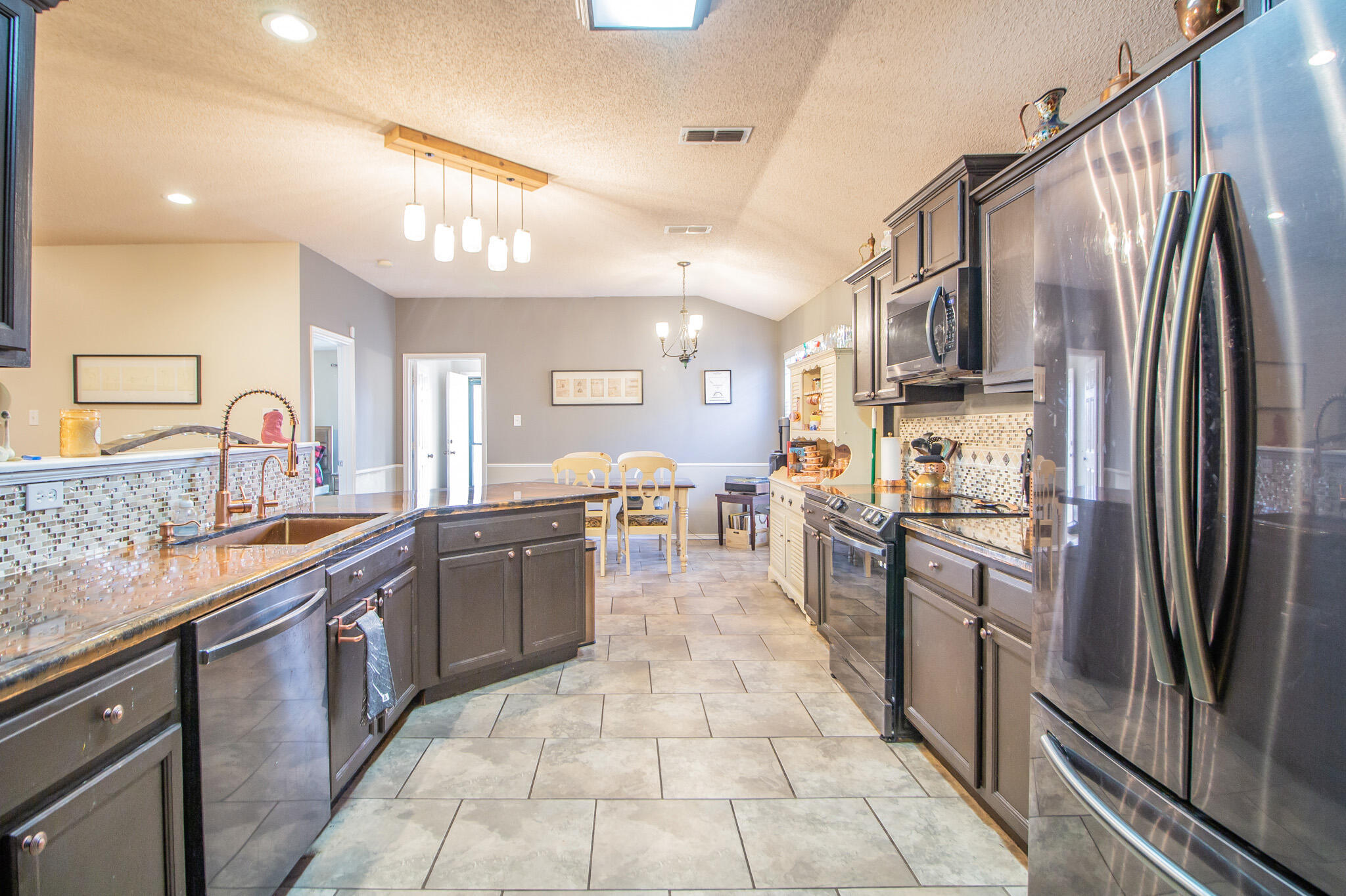 6715 86th Street Lubbock, TX 79424 - Photo 11 of 28 IMG_6274