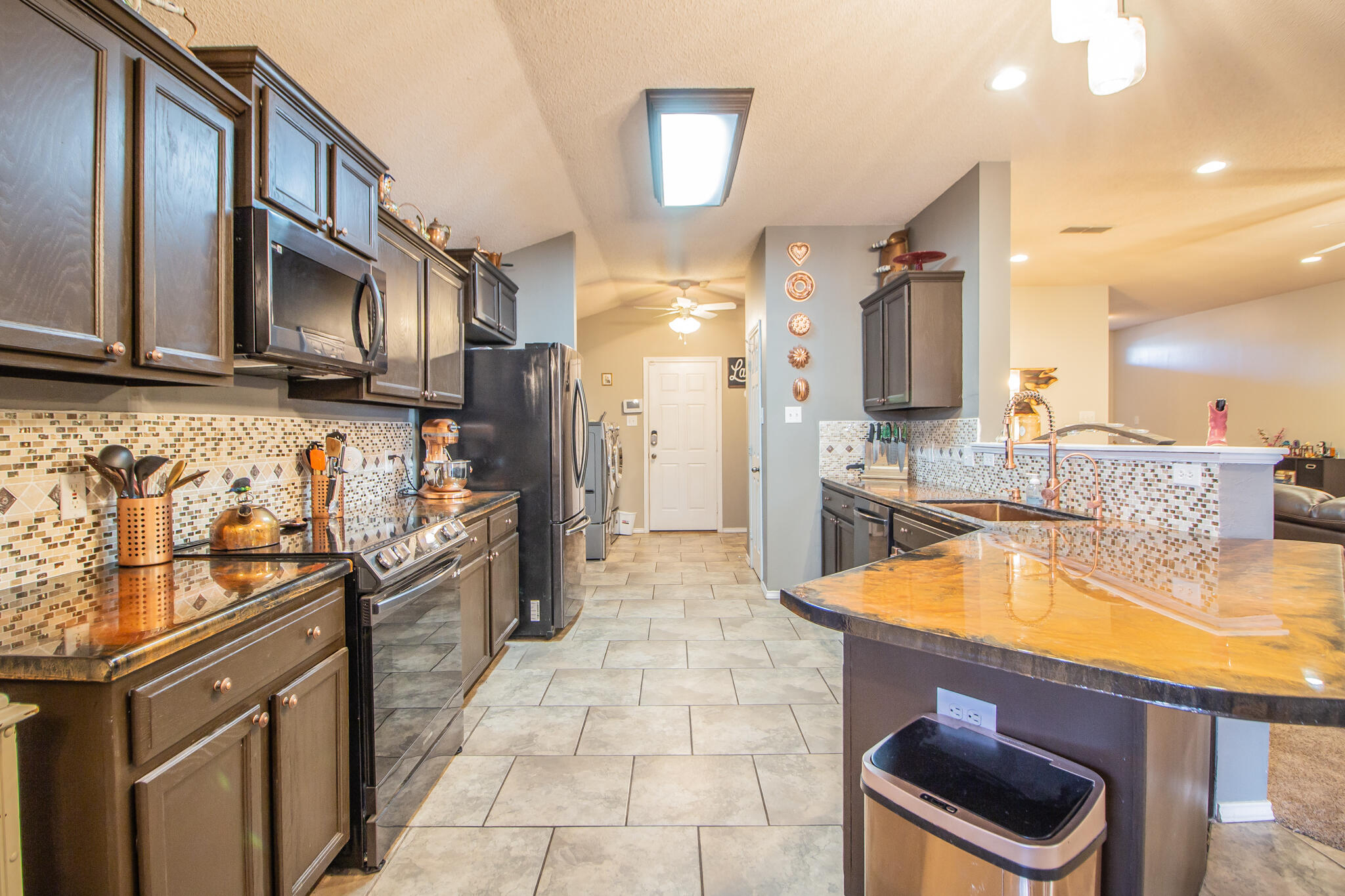 6715 86th Street Lubbock, TX 79424 - Photo 10 of 28 IMG_6273