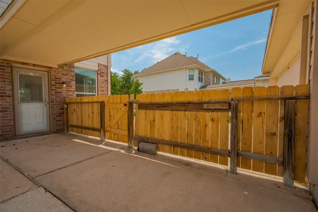 $499,000 | 9205 Sunridge Court, Pearland, TX 77584