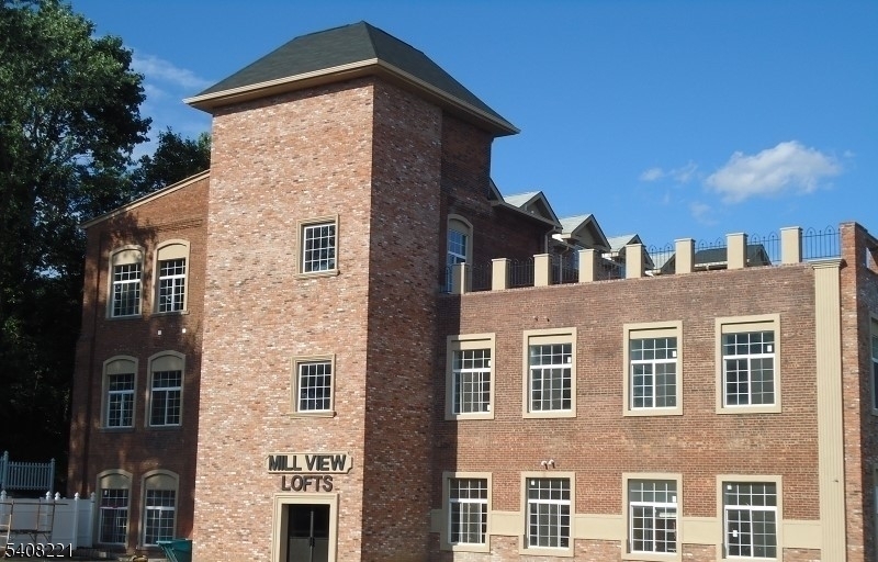 55 Westervelt Avenue Hawthorne, NJ 07506 - Photo 1 of 22