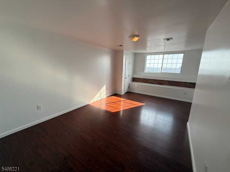 55 Westervelt Avenue Hawthorne, NJ 07506 - Photo 16 of 22