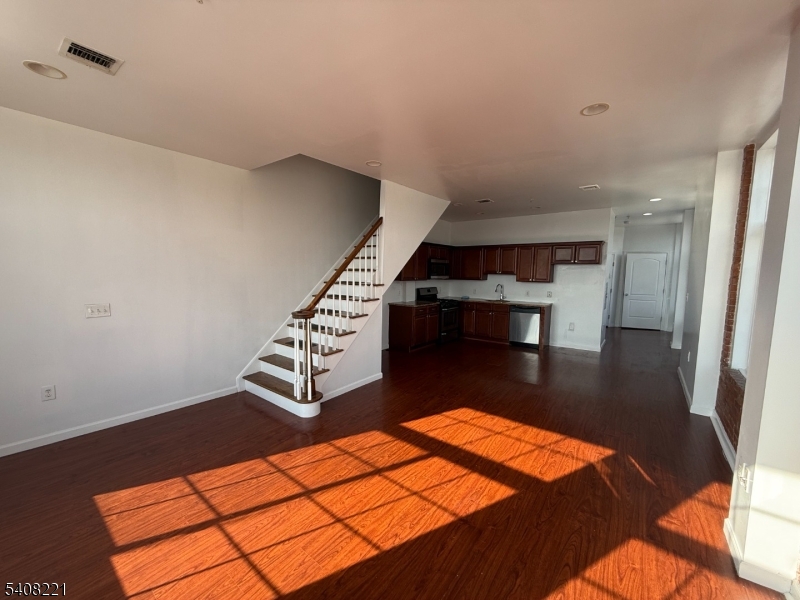 55 Westervelt Avenue Hawthorne, NJ 07506 - Photo 7 of 22