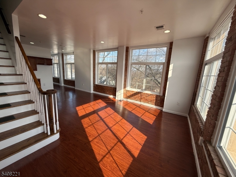 55 Westervelt Avenue Hawthorne, NJ 07506 - Photo 8 of 22