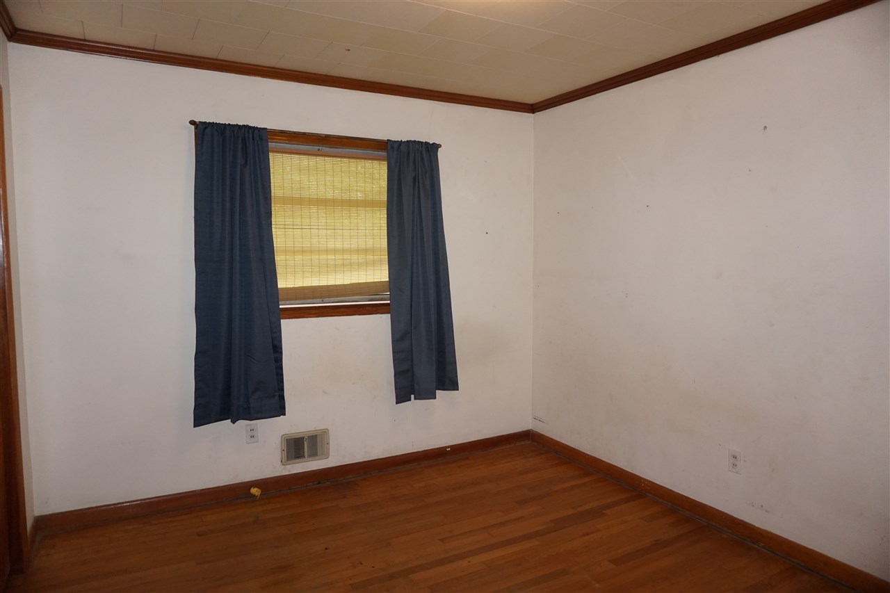 121 Ninety-Nine Island Road Blacksburg, SC 29702 - Photo 4 of 16 Gallery Image 4