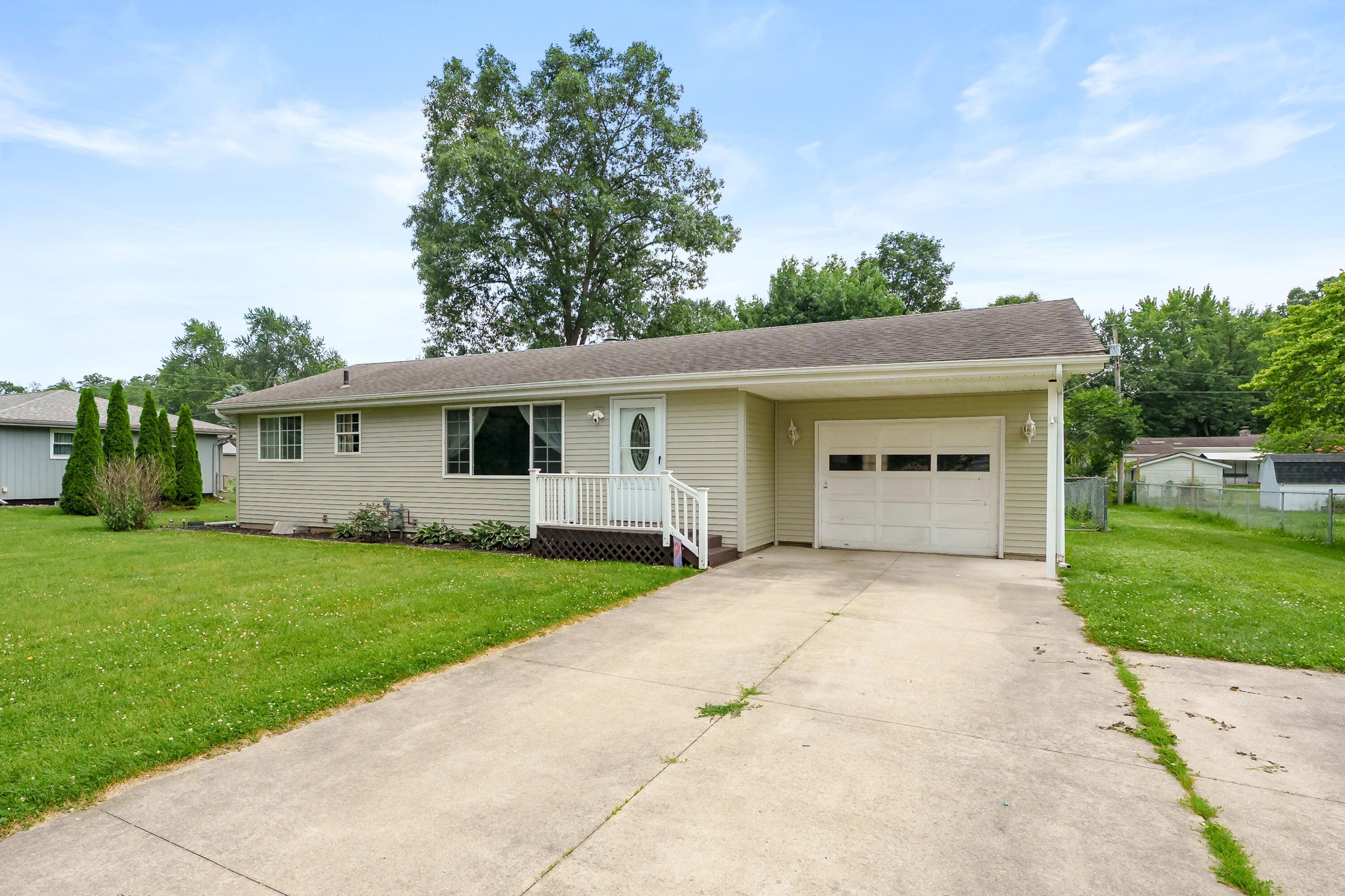 17175 Moorepark Road Three Rivers, MI 49093 - Photo 3 of 37 Moorepark Rd 17175 Three Rivers 49093-22