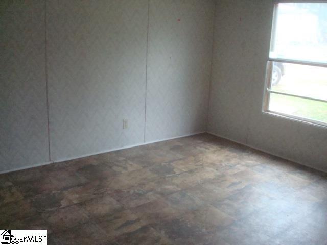 1531 Davenport Road Simpsonville, SC 29680 - Photo 6 of 12 Gallery Image 6