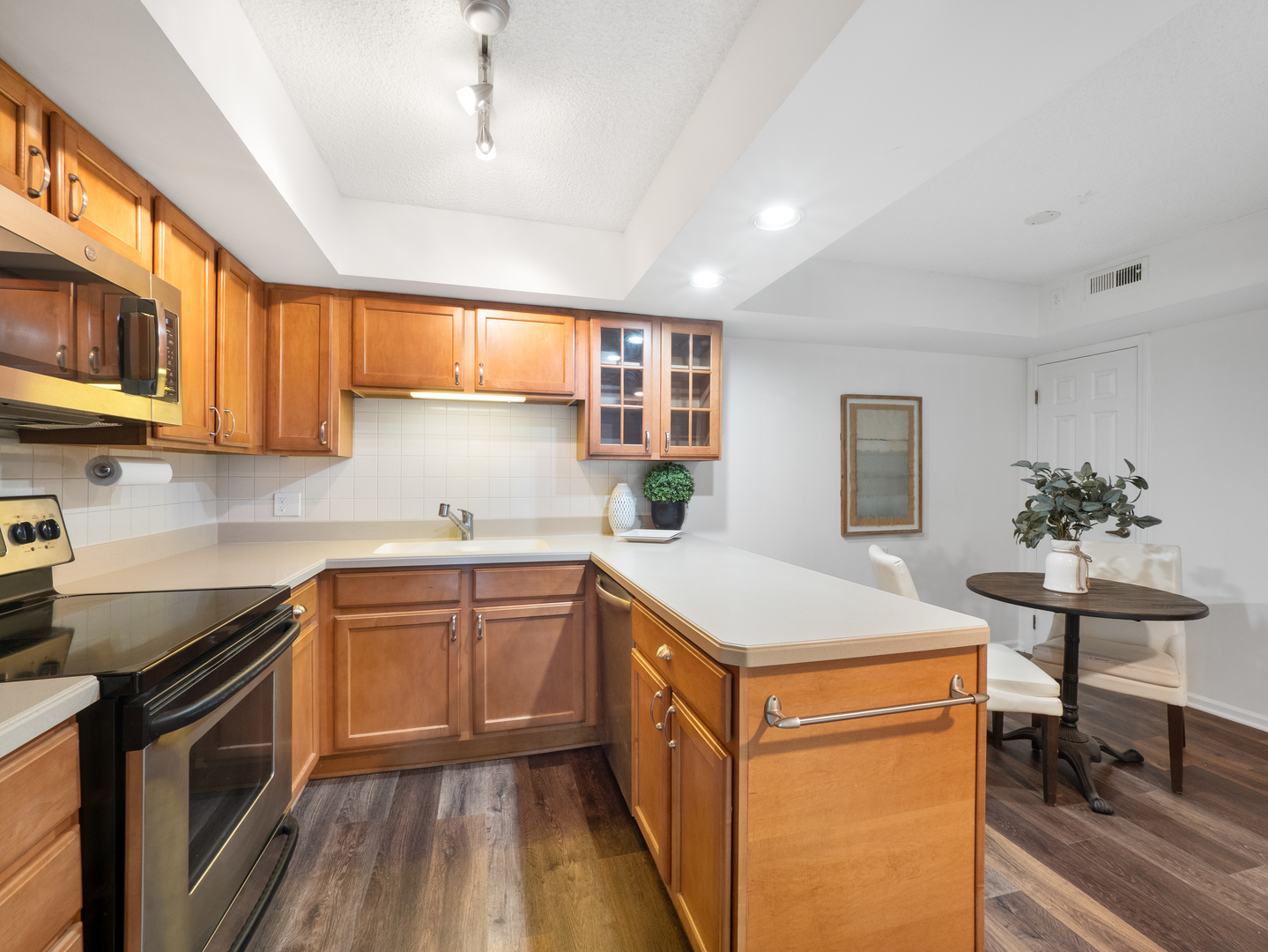 706 Waukegan Road, Unit C203 Glenview, IL 60025 - Photo 5 of 19