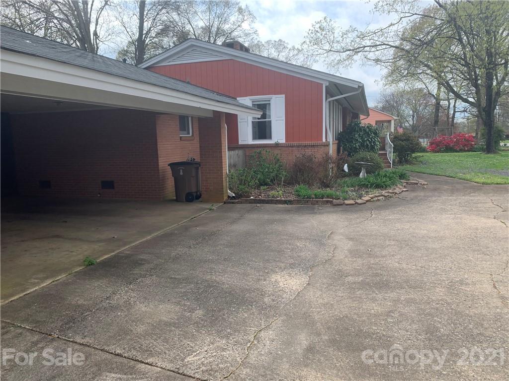 1307 Wesson Road Shelby, NC 28152 - Photo 4 of 19 Gallery Image 4