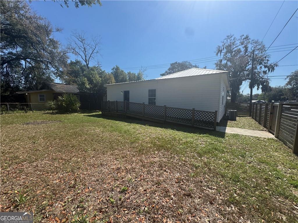 801 R Street Brunswick, GA 31520 - Photo 25 of 26 a view of a backyard