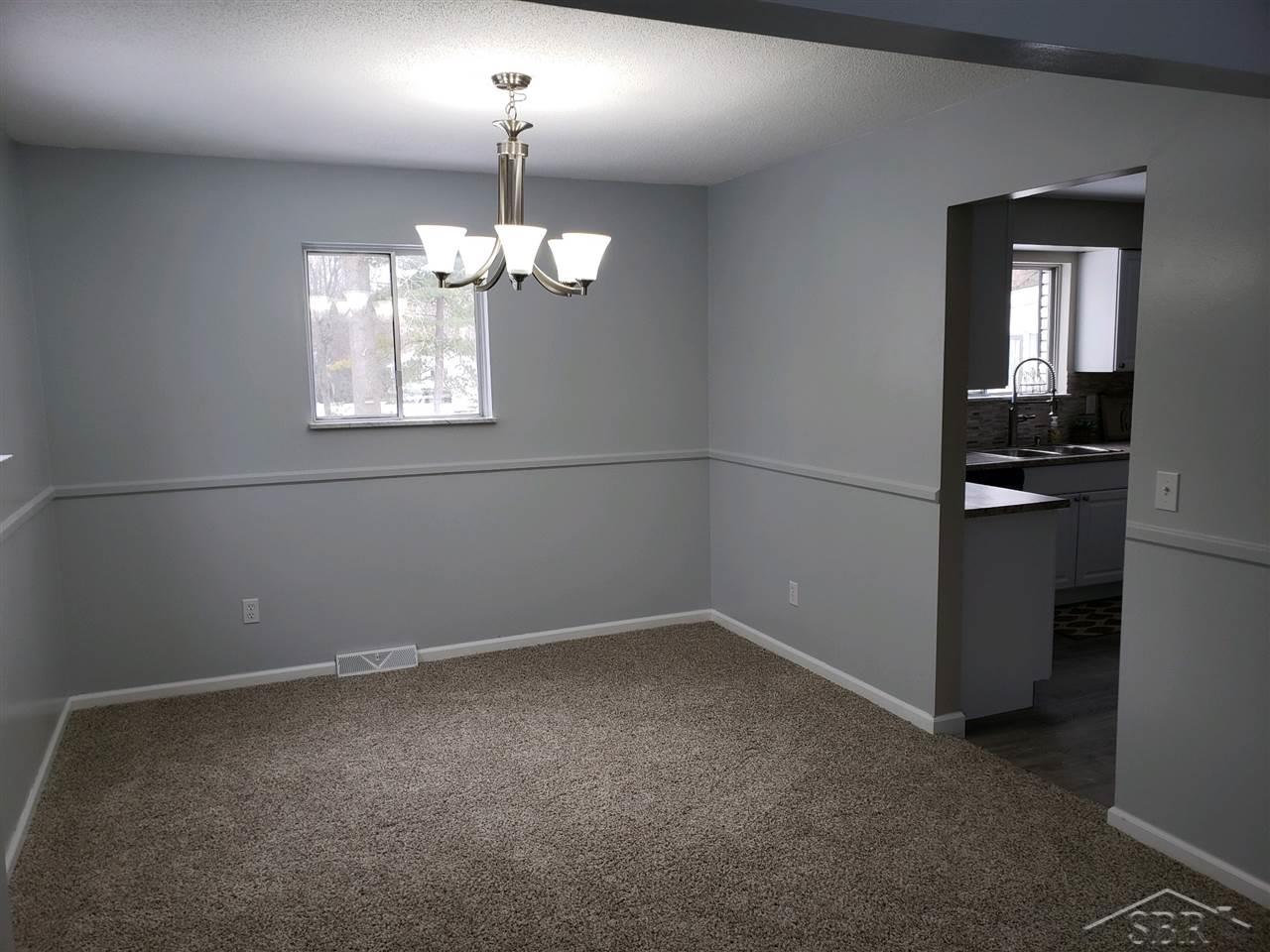 900 South Miller Road Saginaw, MI 48609 - Photo 16 of 35 50003637-15.JPG