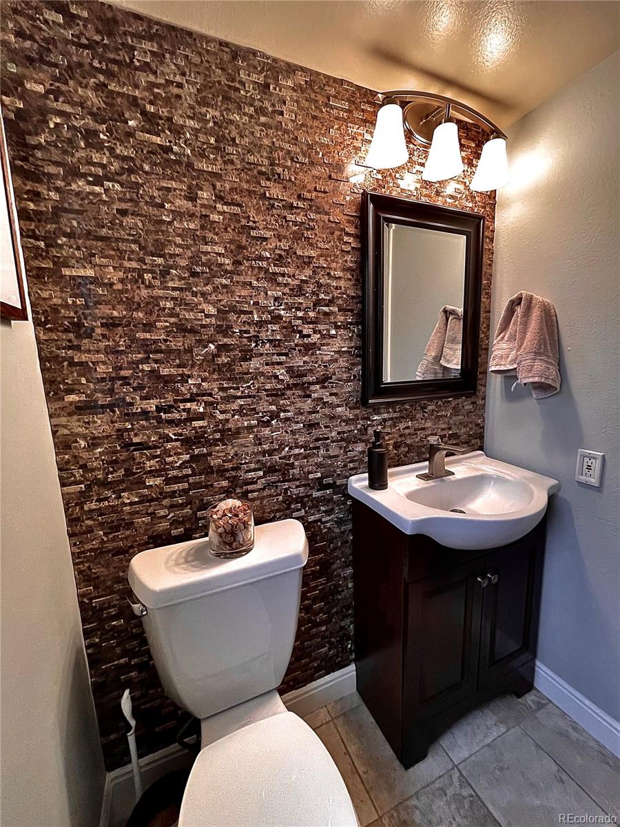 8240 South San Juan Range Road Littleton, CO 80127 - Photo 18 of 40