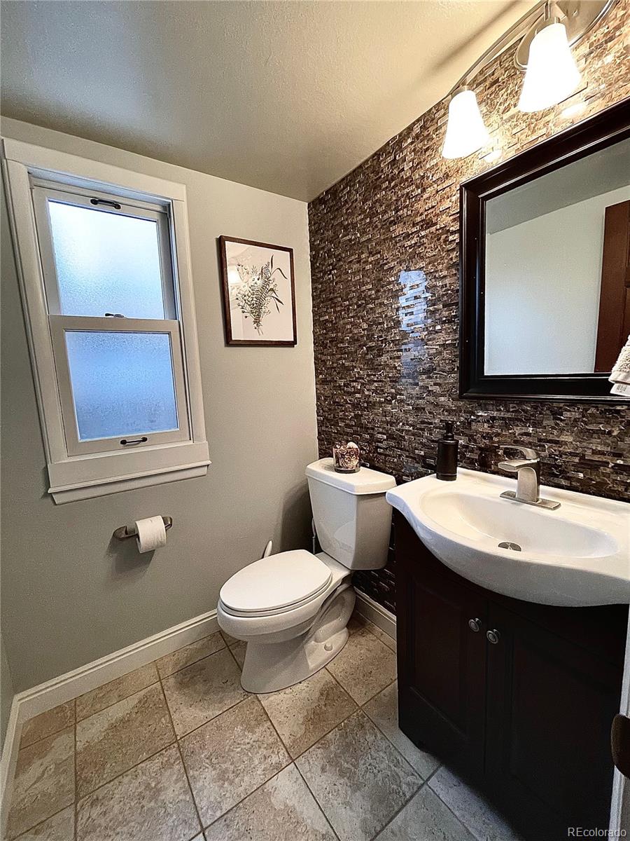 8240 South San Juan Range Road Littleton, CO 80127 - Photo 19 of 40