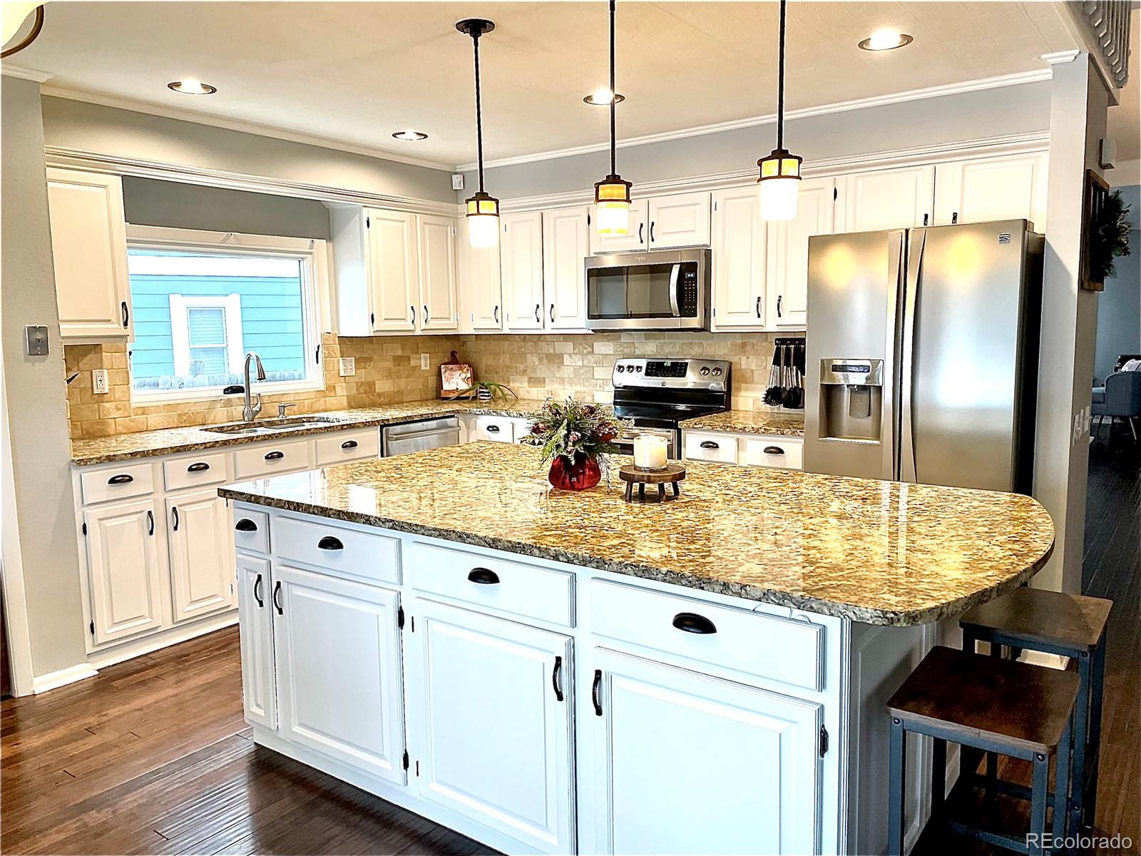 8240 South San Juan Range Road Littleton, CO 80127 - Photo 3 of 40