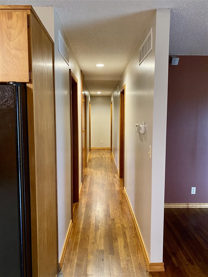 3245 East Siebert Road Midland, MI 48642 - Photo 22 of 44 1895165-21.JPG