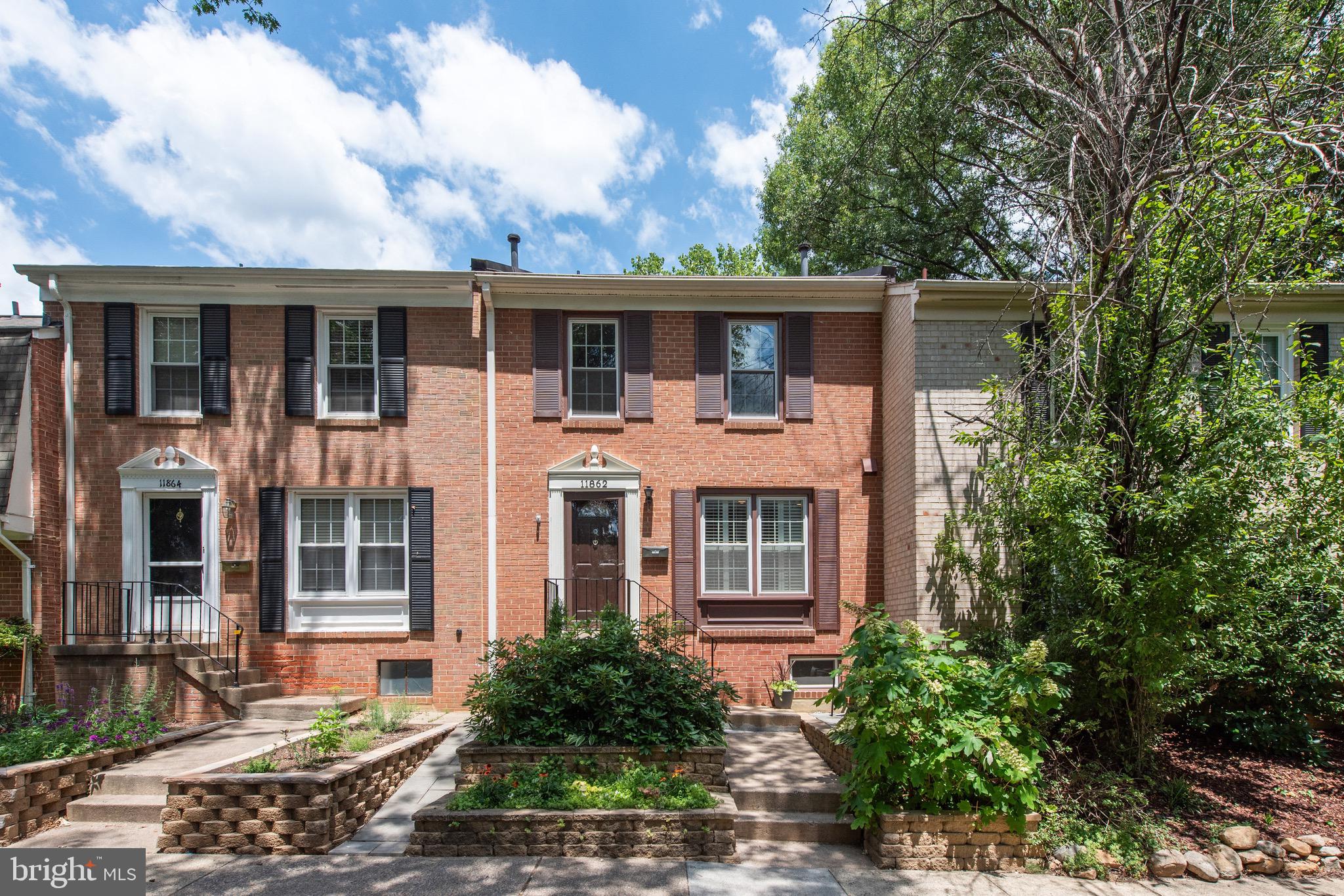 11862 Dunlop Court Reston, VA 20191 - Photo 1 of 28 Front view - afternoon