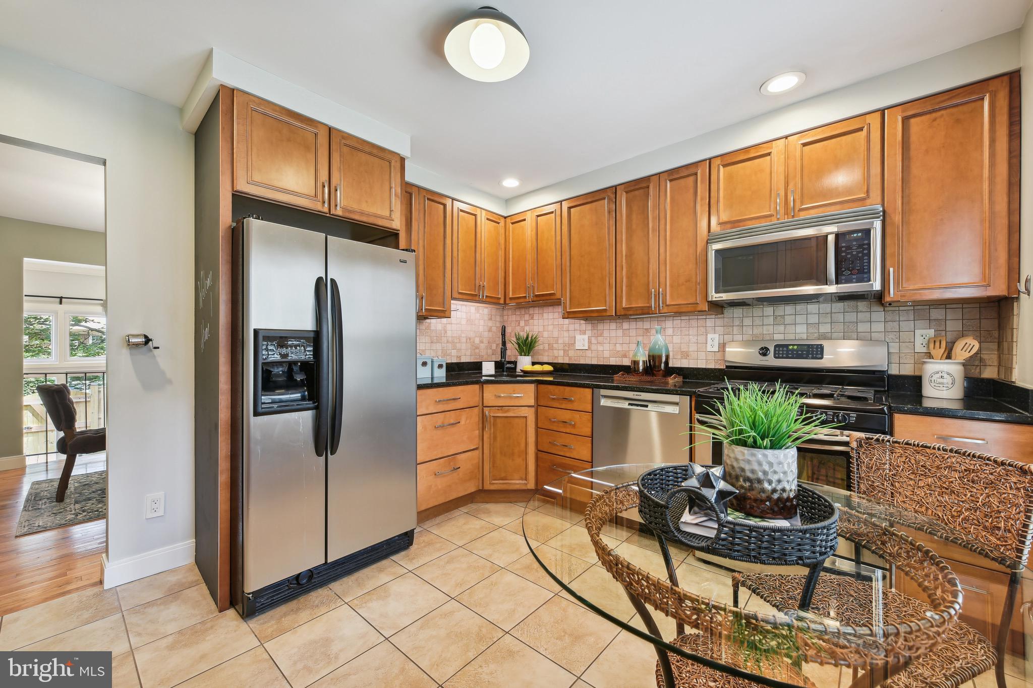 11862 Dunlop Court Reston, VA 20191 - Photo 11 of 28 Kitchen