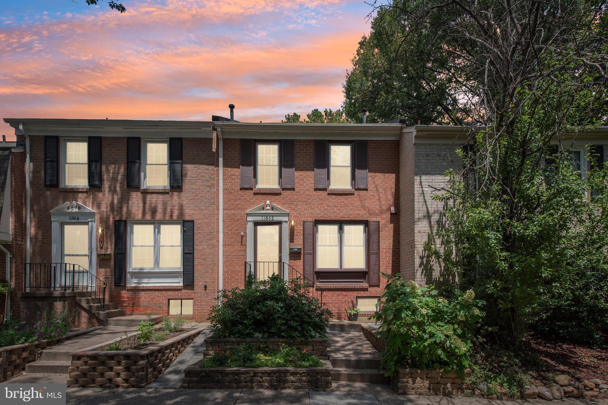 11862 Dunlop Court Reston, VA 20191 - Photo 2 of 28 Front view - evening