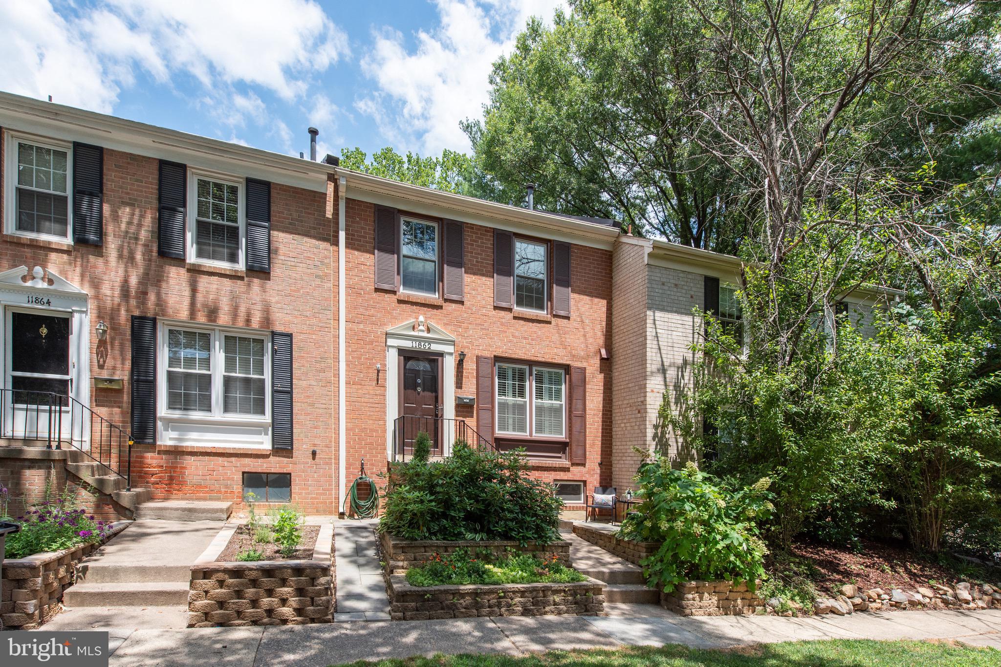 11862 Dunlop Court Reston, VA 20191 - Photo 4 of 28 Gallery Image 4