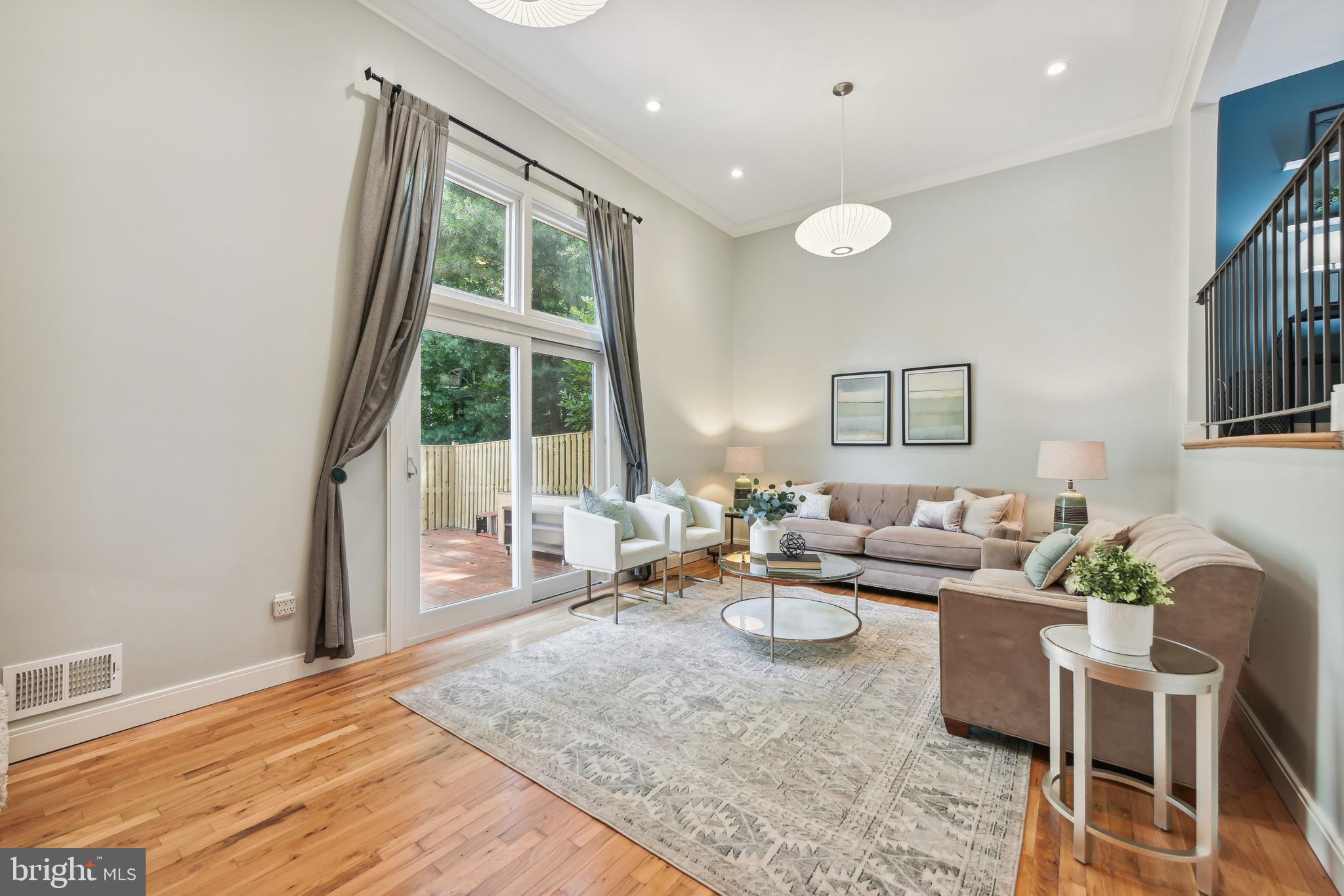 11862 Dunlop Court Reston, VA 20191 - Photo 5 of 28 Step down formal living room