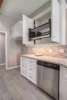 $389,000 | 319 Brook Hollow Drive, Huntsville, TX 77340