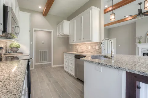 $370,000 | 319 Brook Hollow Drive, Huntsville, TX 77340