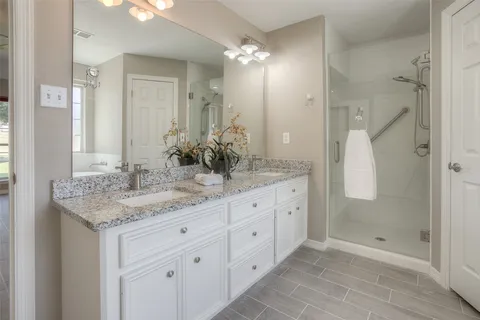 $370,000 | 319 Brook Hollow Drive, Huntsville, TX 77340