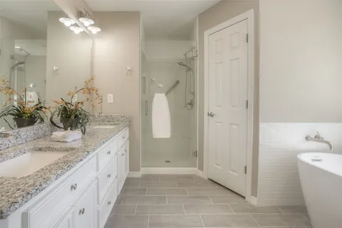 $370,000 | 319 Brook Hollow Drive, Huntsville, TX 77340