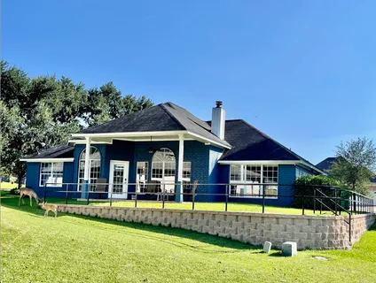 $370,000 | 319 Brook Hollow Drive, Huntsville, TX 77340