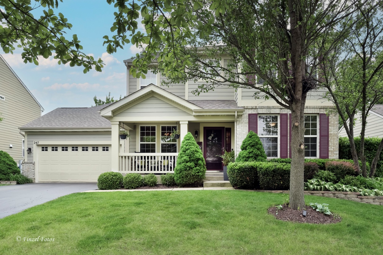 247 Pawtucket Avenue Elgin, IL 60124 - Photo 2 of 39