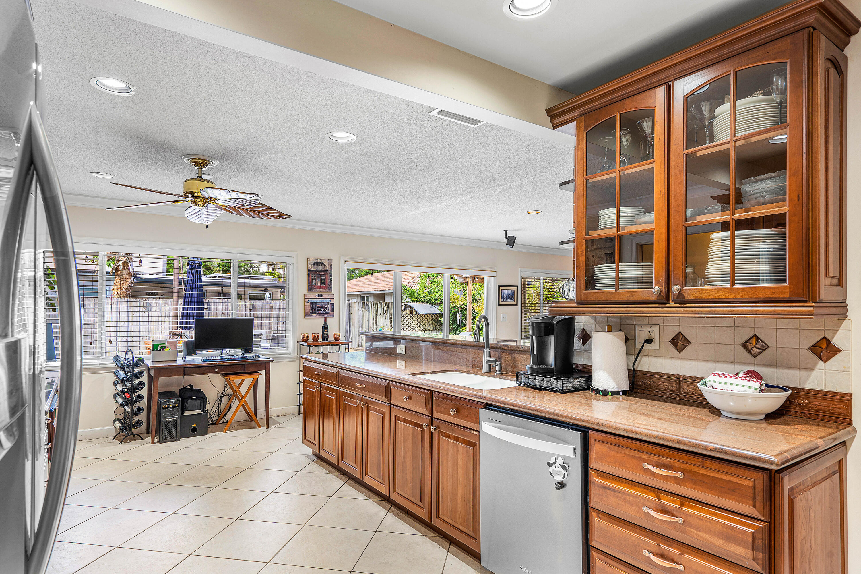 2001 Sharon Street Boca Raton, FL 33486 - Photo 12 of 31 013-2001SharonStreet-BocaRaton-FL-33486-