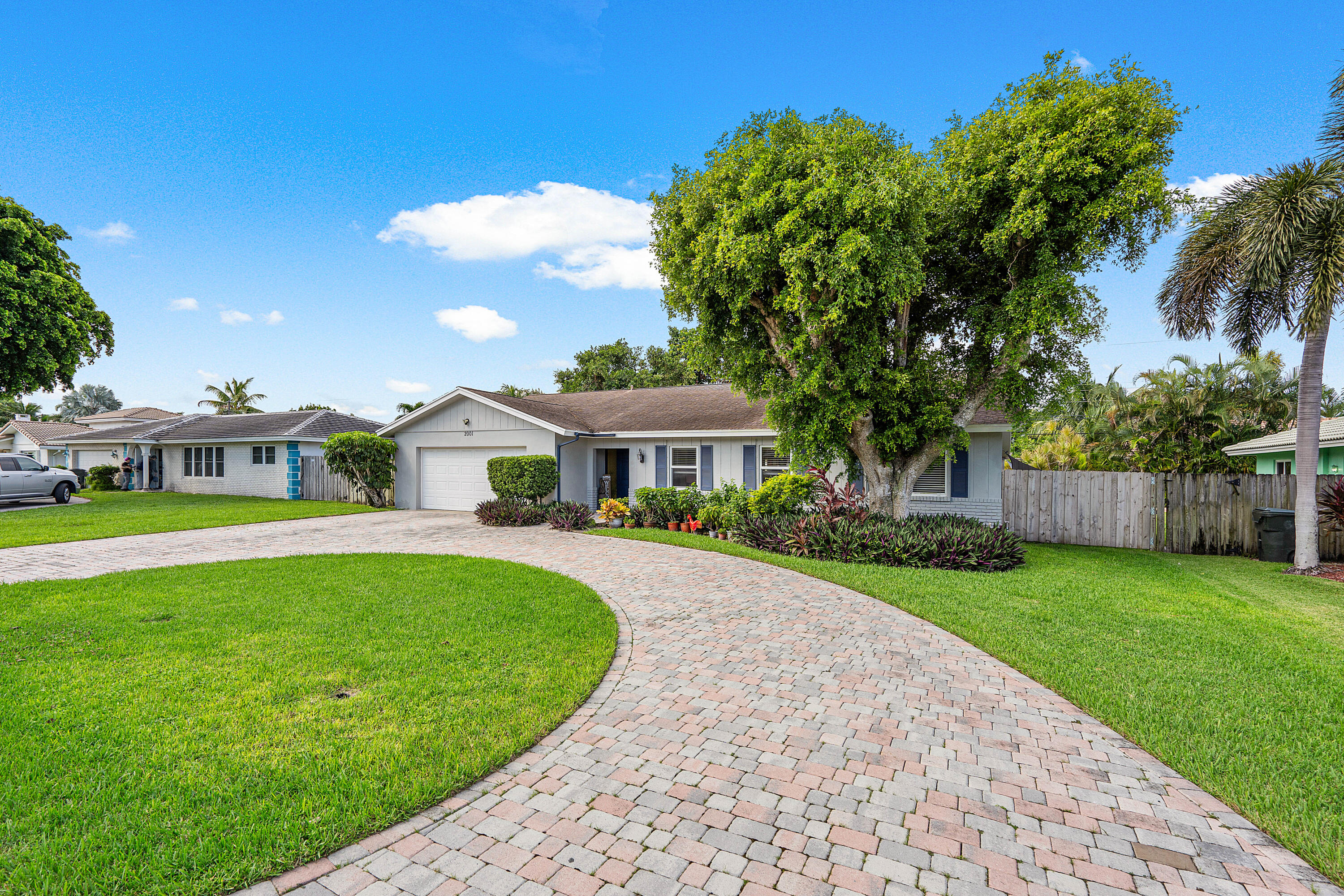 2001 Sharon Street Boca Raton, FL 33486 - Photo 2 of 31 003-2001SharonStreet-BocaRaton-FL-33486-