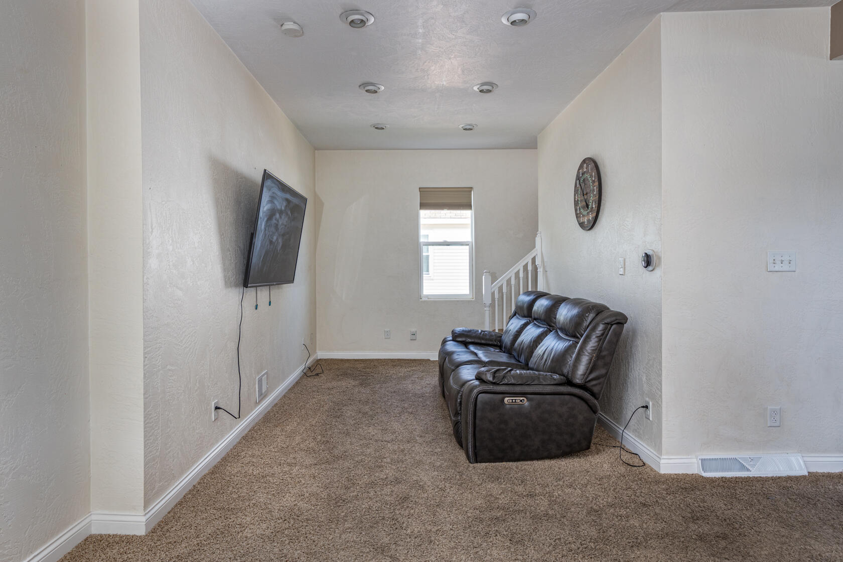 138 North Locust Street Appleton, WI 54914 - Photo 9 of 32 Recessed Lighting