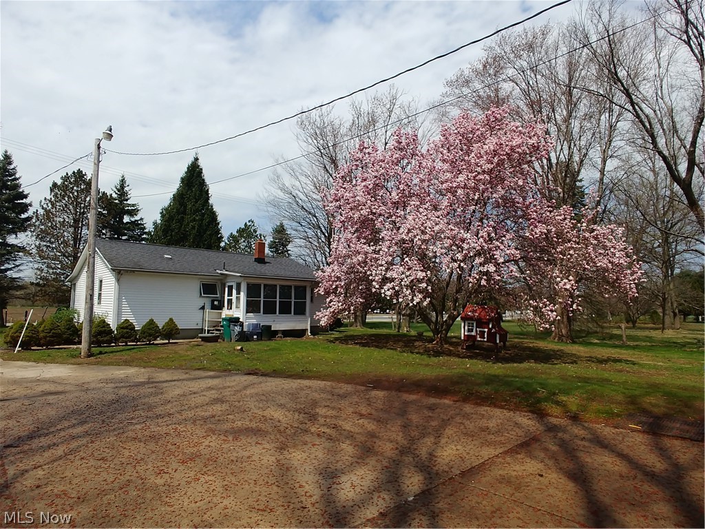 2389 Green Road Madison, OH 44057 - Photo 2 of 15