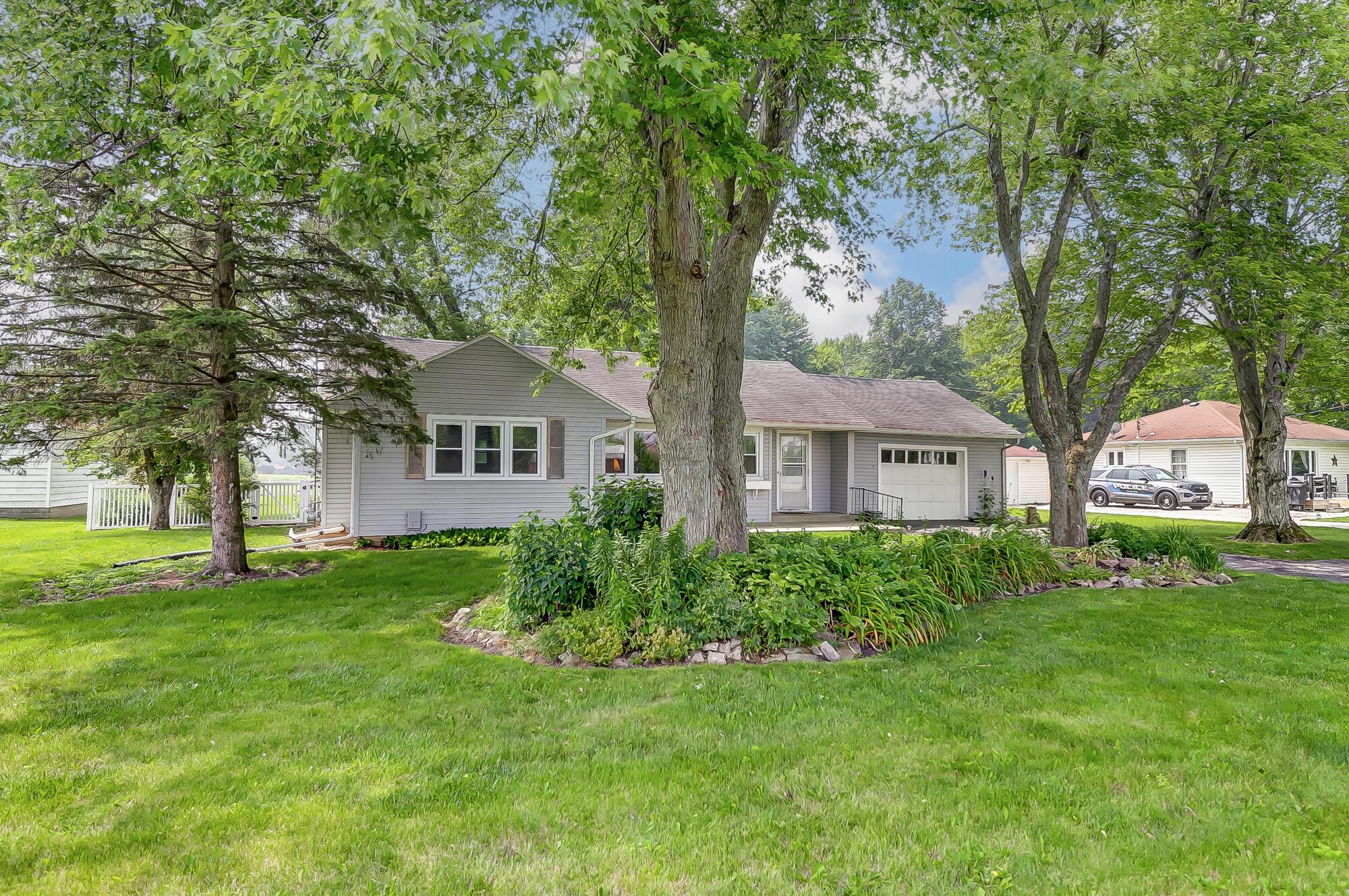 1161 Barks Road East Marion, OH 43302 - Photo 3 of 27 003