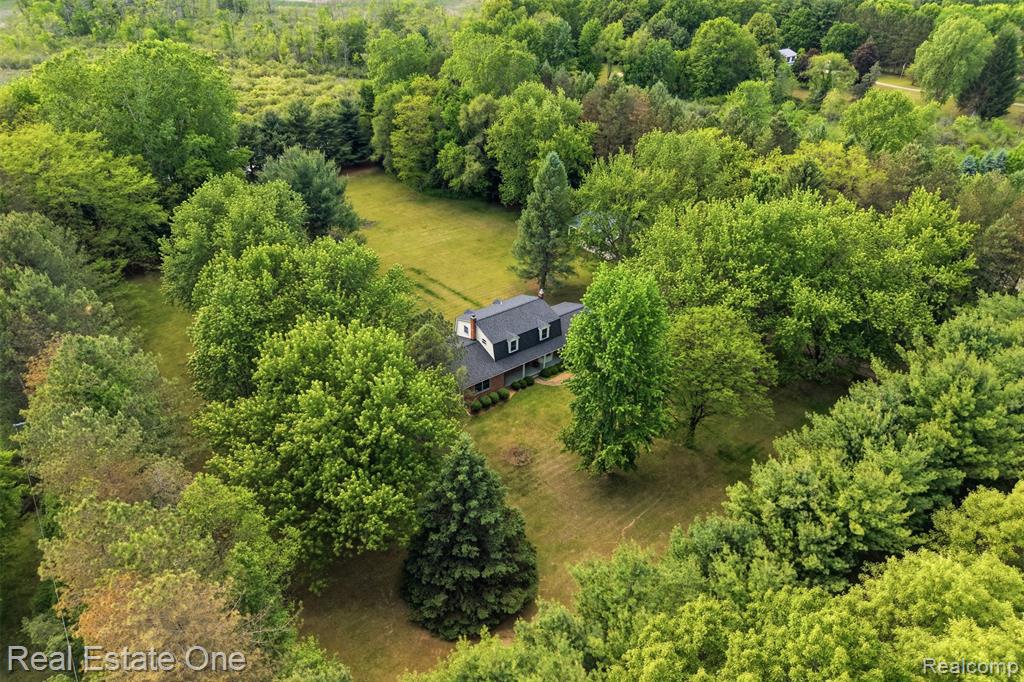 1765 Rowe Road Milford, MI 48380 - Photo 1 of 61