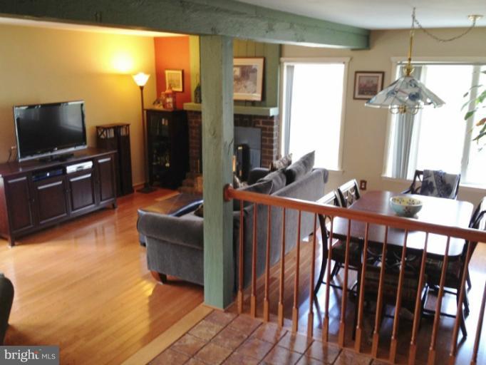 4507 Flintstone Road Alexandria, VA 22306 - Photo 17 of 30 Living Room