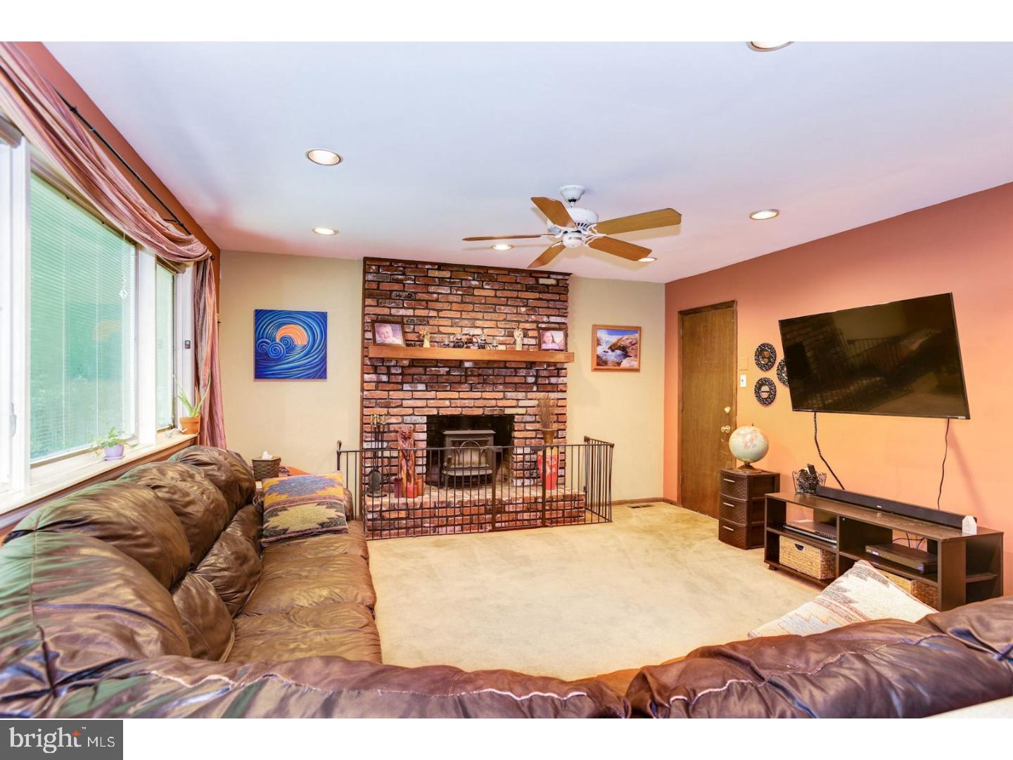24 Wheatsheaf Road Shamong, NJ 08088 - Photo 13 of 25 Family Room