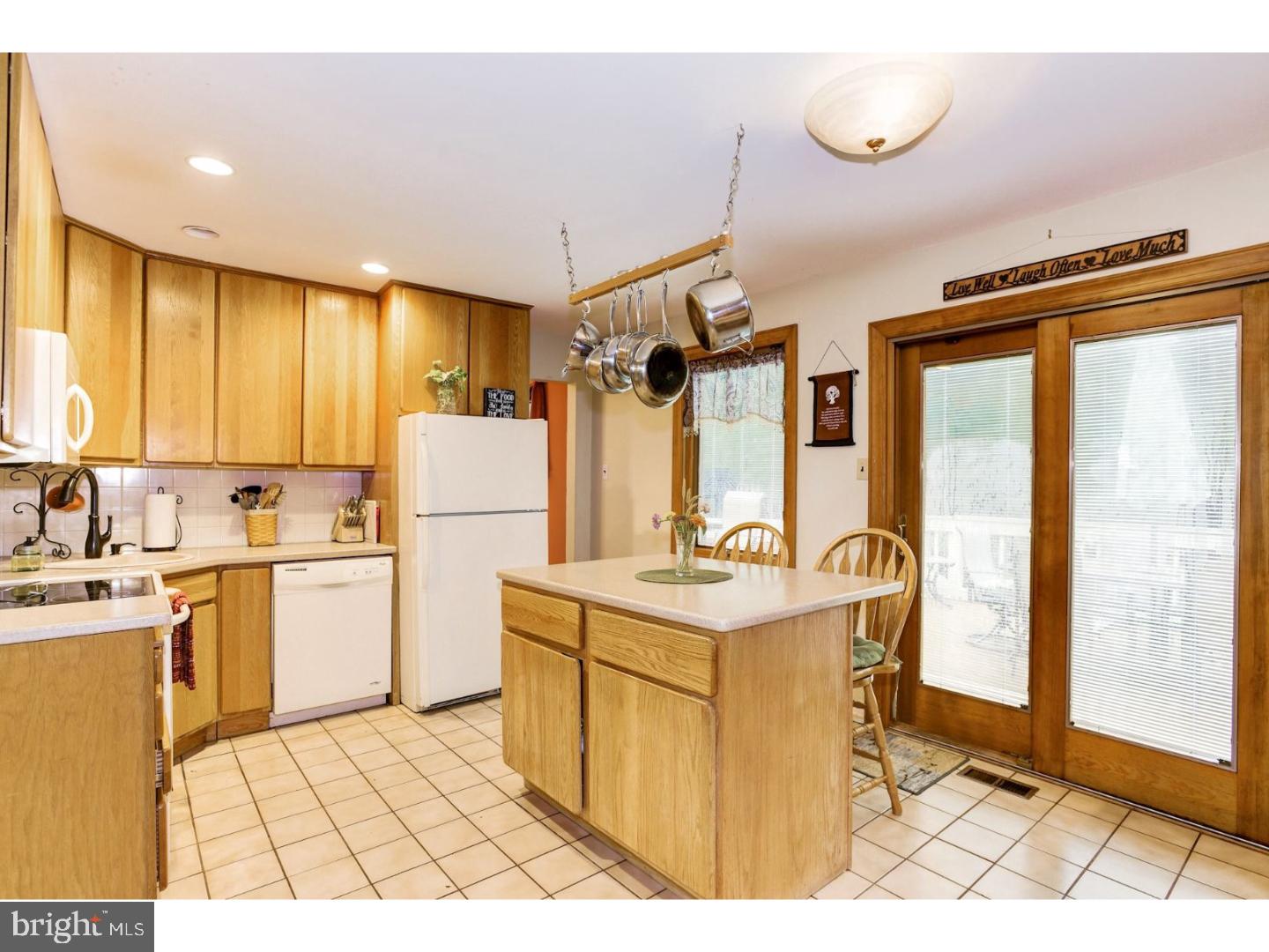 24 Wheatsheaf Road Shamong, NJ 08088 - Photo 7 of 25 Kitchen