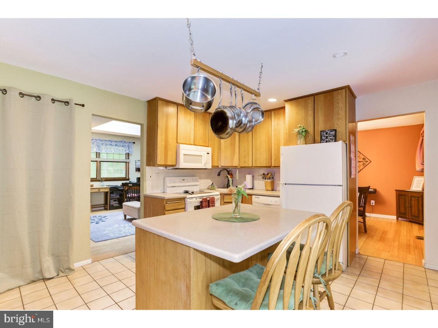 24 Wheatsheaf Road Shamong, NJ 08088 - Photo 8 of 25 Kitchen