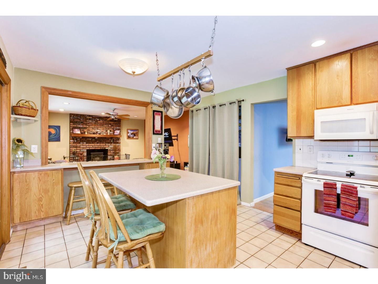 24 Wheatsheaf Road Shamong, NJ 08088 - Photo 9 of 25 Kitchen