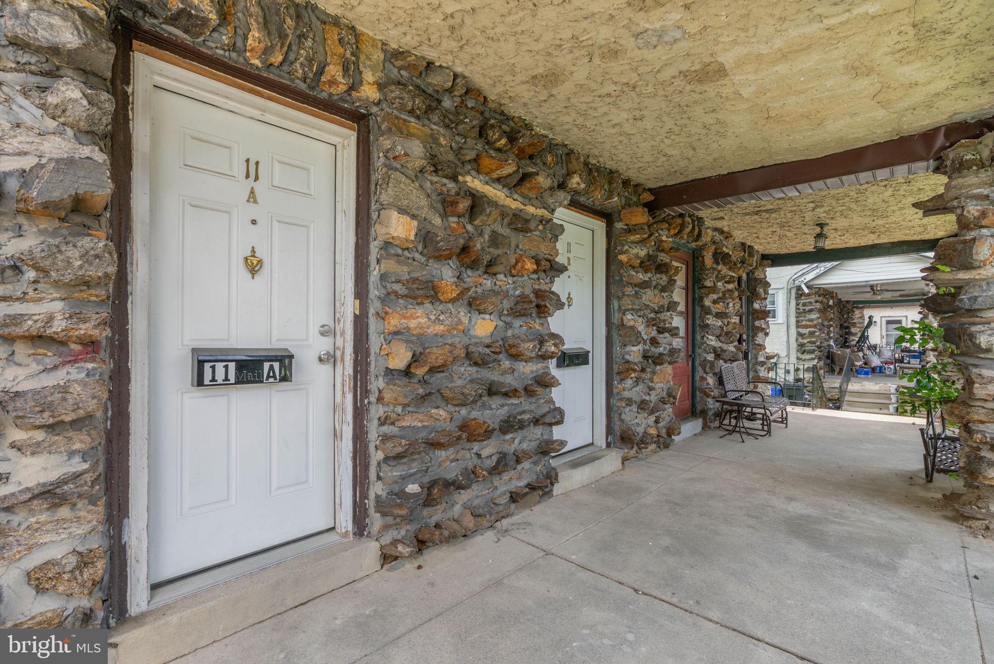 11 Oakley Road Upper Darby, PA 19082 - Photo 3 of 30