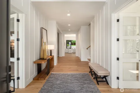 $4,638,000 | 10415 Southeast 13th Street, Bellevue, WA 98004