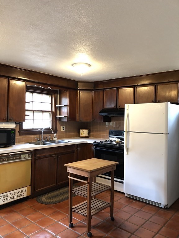 20 Hampden Road East Longmeadow, MA 01028 - Photo 5 of 21 Gallery Image 5