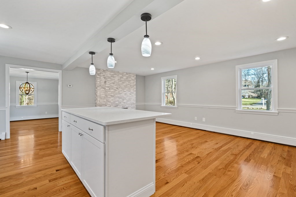 184 Booth Hill Road Scituate, MA 02066 - Photo 7 of 32