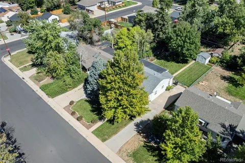 a car parked in front of a building